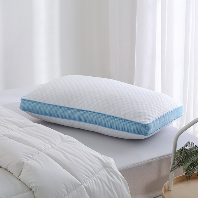 Cooling Fabric Pillow with Polyester and Shredded Foam Blended Filling