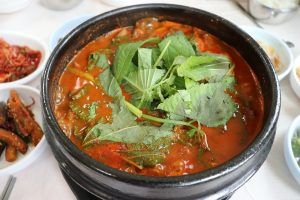 catfish in spicy creole tomato sauce